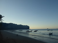 Ao Nang beach en toeristen bootjes