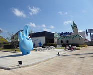 Typische restaurant langs highway met de nodige kitch