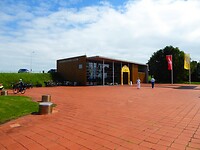 De hoofdingang
