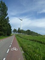het saaie rechte stuk tot aan Den oever waar we de fietsbus nemen