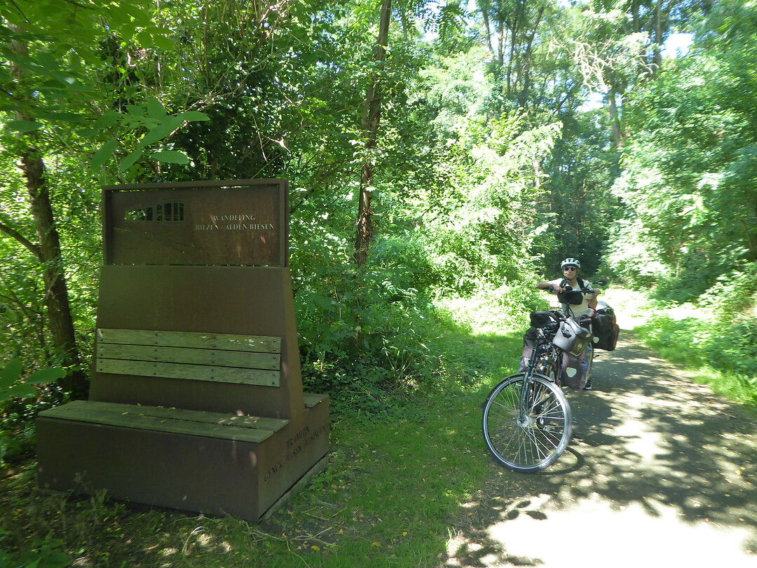 Monument ter herinnering van de oude tramlijn