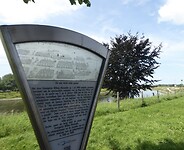 Infobord aan het monument
