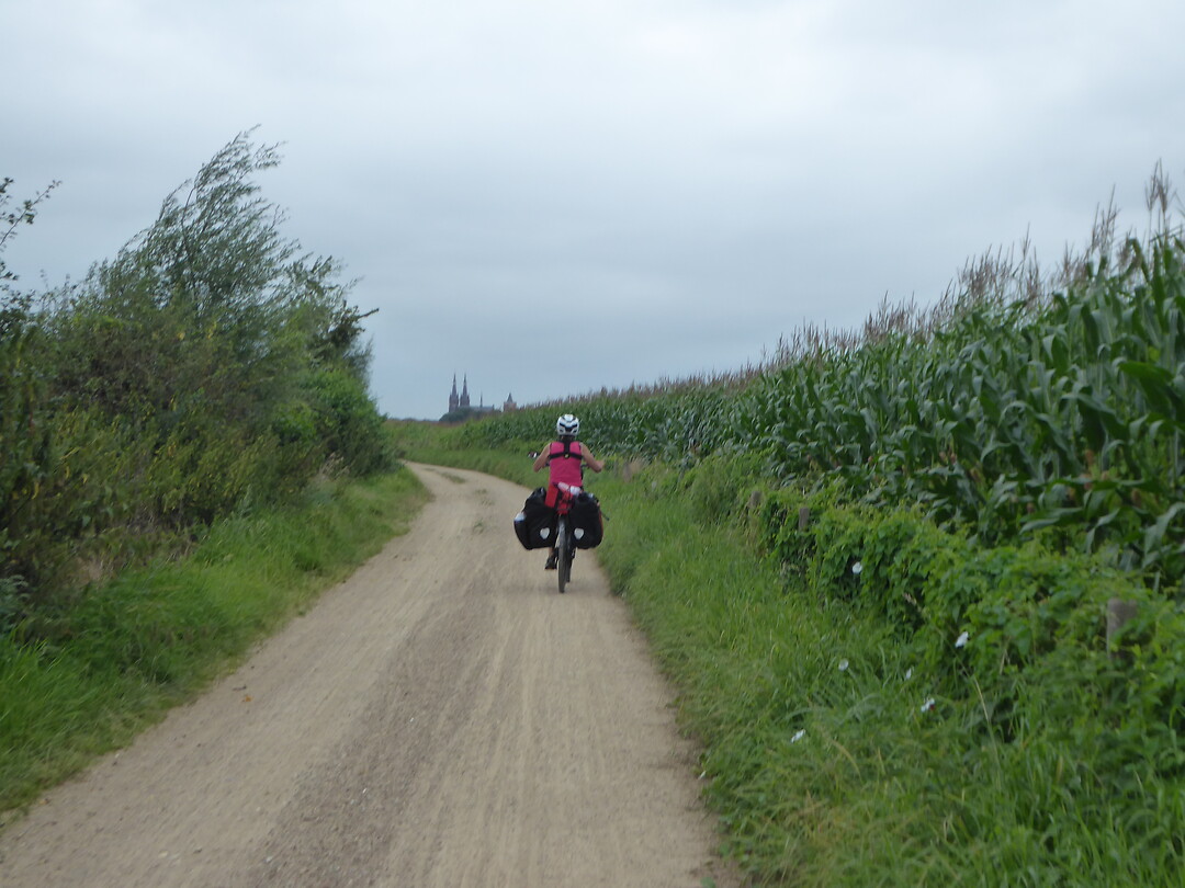 Annick en Cuijk in de verte