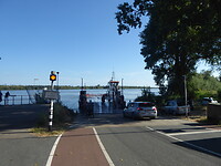 Veerdienst naar Dordrecht (kop van ‘t Land)