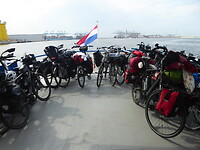 Veel vakantiefietsers en dagtoeristen onderweg