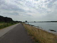 Langs de nieuwe waterweg fietsen met zicht op zeereuzen