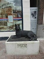 Spijkenisse:het standbeeld van Max