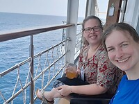 Genieten van het uitzicht midden op zee