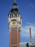 Detail-Toren van stadhuis Calais