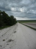 De oude Romeinse weg, uitstrekkend in het landschap Km lang
