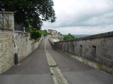 De stad, geheel ommuurd