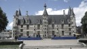 Voor het bischoppelijk paleis Nevers