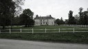 huis recht tegenover kasteel