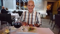 Kijk wat een mooie foto.. heerlijk genieten van een goed diner eindelijk weer samen..