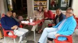gezellig borrelen vanavond met Just. Stephanie. Sergio. Tika. Albert. Gusto