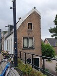 Huis met de straat mee gebouwd