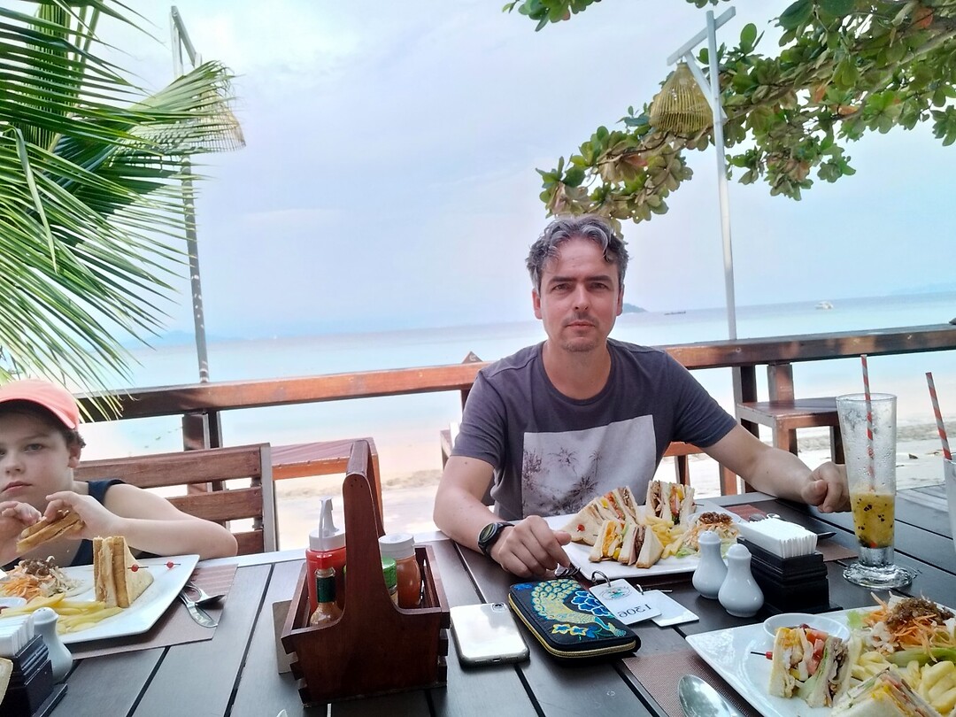 lunchen aan het strand