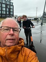 Bij Harpa, een groot cultuur en conferentiecentrum.