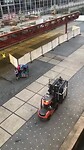 De koffers gaan weer van boord.