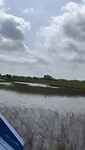 Scheuren over het water.