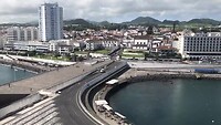Aan de kade in Ponta Delgada.