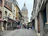 Oude stad Boulogne met op de achtergrond de Basiliek
