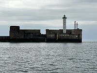 Bij de ingang van de haven in Boulogne sur Mer
