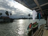P1100110 Tempe lake, floating village