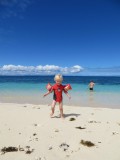 Spelen in het aqua blauwe water