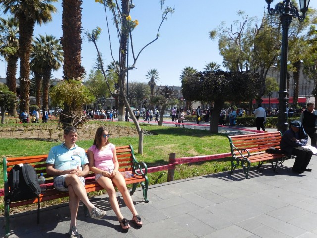 Sjak en Sabien op Plaza de Armas