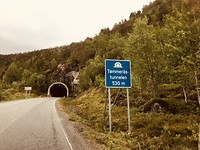 A quarter of the way to Kjøbsvik is tunnel