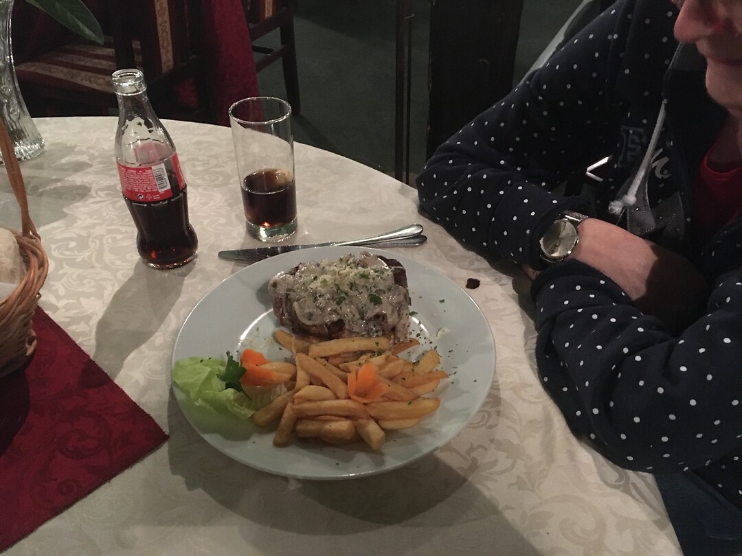 Een enorme biefstuk voor Wieke.