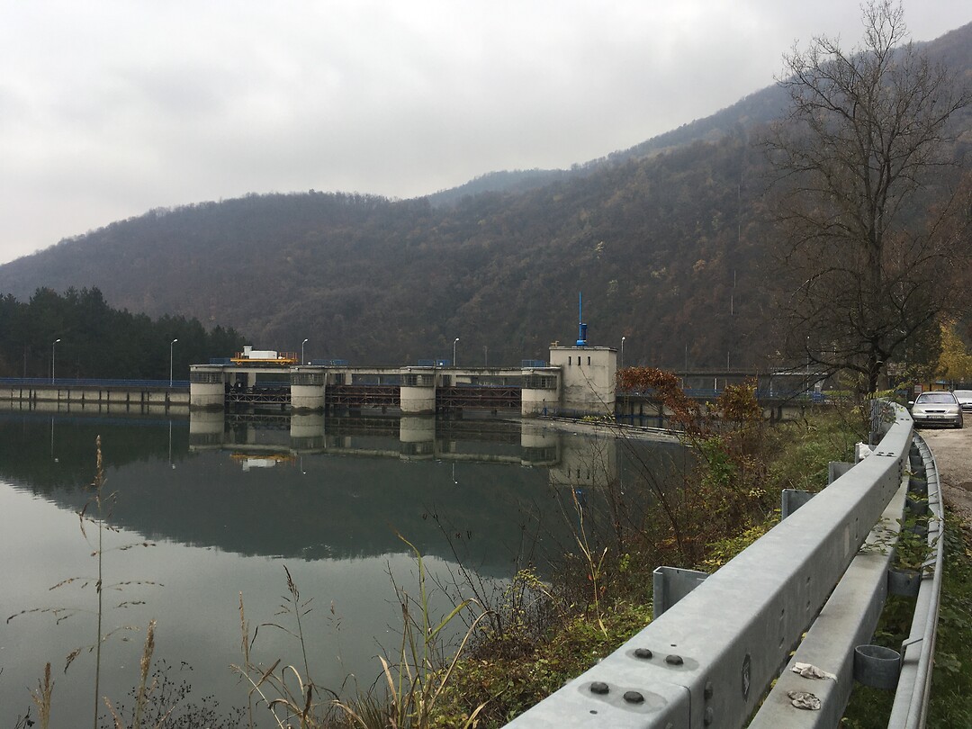 Eén van de rivierdammen in de Drina