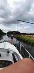 Paal draaien om zelf de sluis te bedienen.