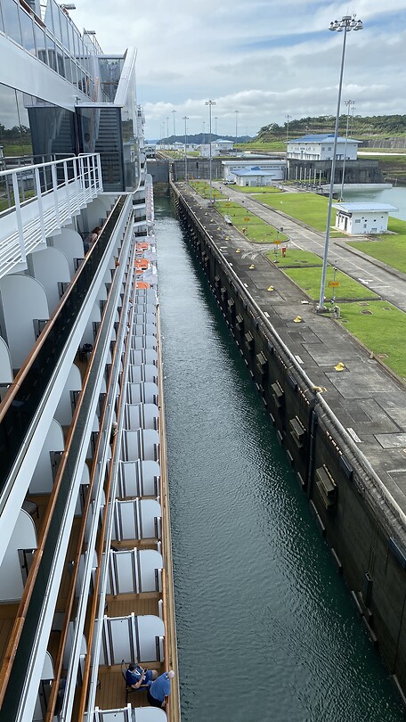 Nog genoeg ruimte tussen wal en schip