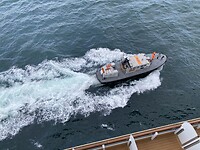 Pilot wijst de weg
