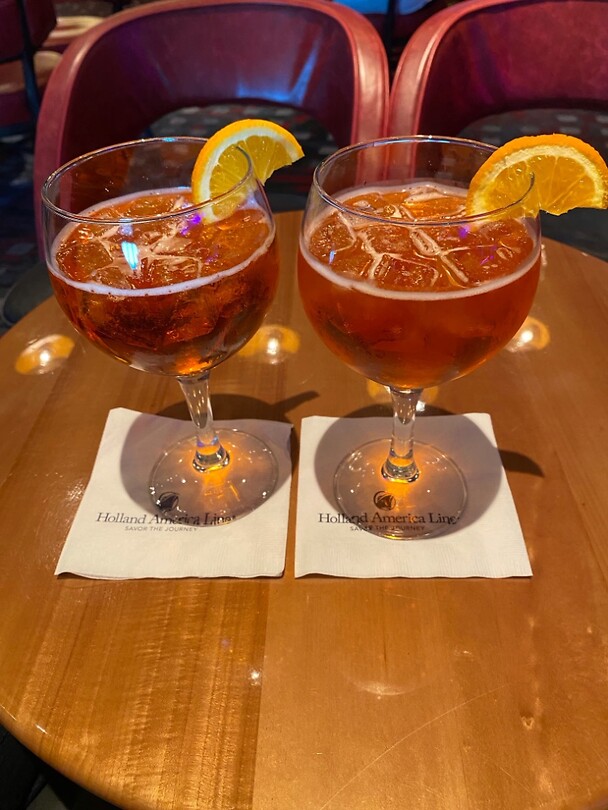 Aperol Spritz op grote hoogte (deck 12)