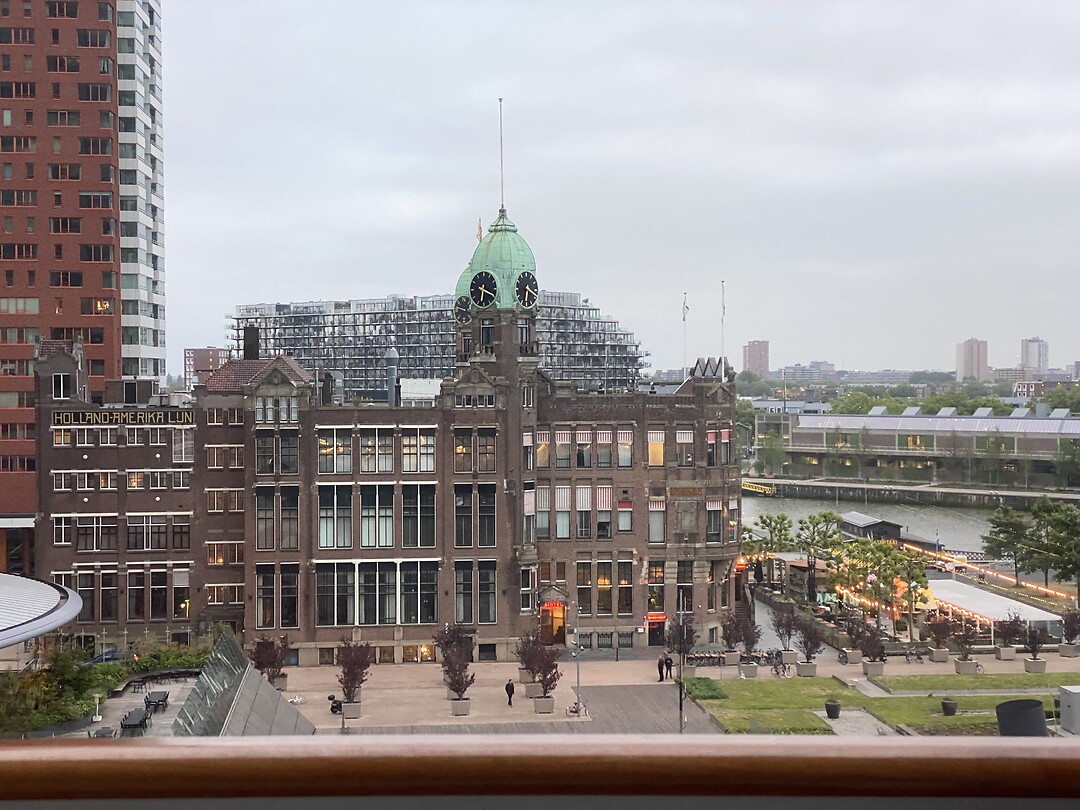 Voormalig kantoorgebouw van de Holland Amerika Lijn (uit 1901)