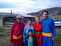 Nomad familie inclusief traditionele kostuums