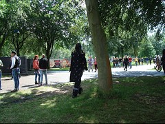 loopt weg