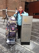 We zijn op de goede weg. Markering voor de kathedraal in Roermond