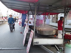 's Morgens om negen uur op de markt. Wie heeft er trek?