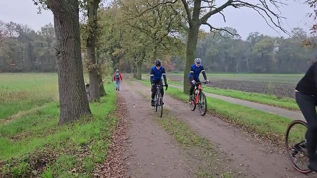 Fietsende tegenliggers