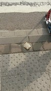 Ipv een sticker is dit wel 'n heel mooie wegwijzer