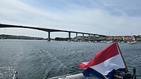 Onder de Smögenbrug door noordwaarts