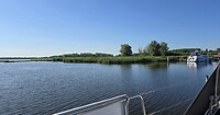 Mooie omgeving om te varen staandemastroute vanaf Lauwersoog naar Dokkum