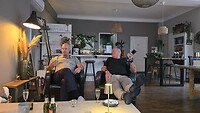 Chillen in de huiskamer van de B&B