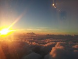Zonsondergang in het vliegtuig