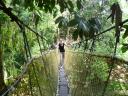 Op de hanging bridge