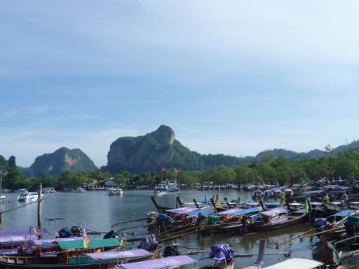 De haven bij Ao Nang